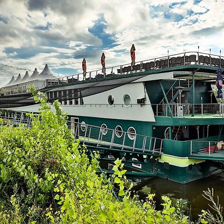 Rohan Boat Prague Exterior photo
